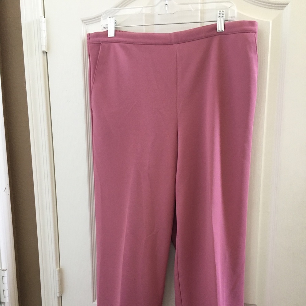 FINAL MARKDOWN Ladies’ Alfred Dunner Rose Slacks (16)
